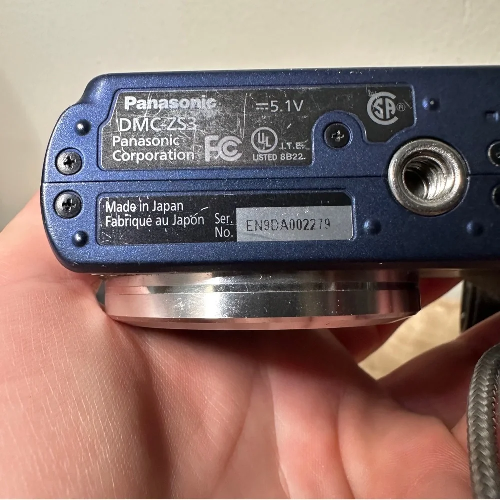 Panasonic Lumix DMC-ZS3 Digital Camera with Charger and Cases FOR PARTS